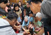 Bentuk Kepedulian, Sri Sumarni Beri Takjil dan Buka Puasa Bersama Korban Banjir