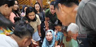 Bentuk Kepedulian, Sri Sumarni Beri Takjil dan Buka Puasa Bersama Korban Banjir
