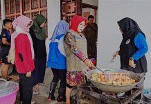 Sri Sumarni Lakukan Peninjauan Dapur Umum Untuk Korban Banjir