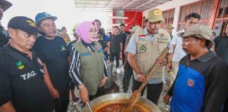 Sri Sumarni Dampingi PJ Gubernur Jateng Sambangi Korban Banjir Grobogan