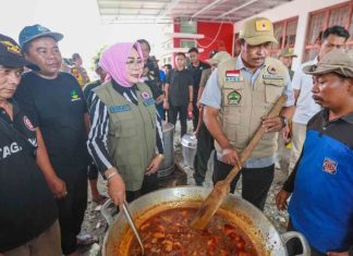 Sri Sumarni Dampingi PJ Gubernur Jateng Sambangi Korban Banjir Grobogan
