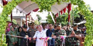 Sri Sumarni Resmikan Jalan Hasil KBM Di Desa Kandangrejo Sri Sumarni Resmikan Jalan Hasil KBM Di Desa Kandangrejo