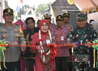 Bupati Grobogan, Sri Sumarni Resmikan Jalan Hasil KBM di Desa Kuwu