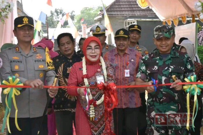 Bupati Grobogan, Sri Sumarni Resmikan Jalan Hasil KBM di Desa Kuwu
