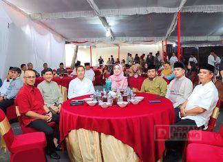 Bupati Etik Suryani Gelar Buka Puasa Bersama Perangkat Desa Bupati Etik Suryani Gelar Buka Puasa Bersama Perangkat Desa