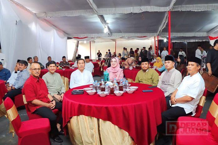 Bupati Etik Suryani Gelar Buka Puasa Bersama Perangkat Desa Bupati Etik Suryani Gelar Buka Puasa Bersama Perangkat Desa