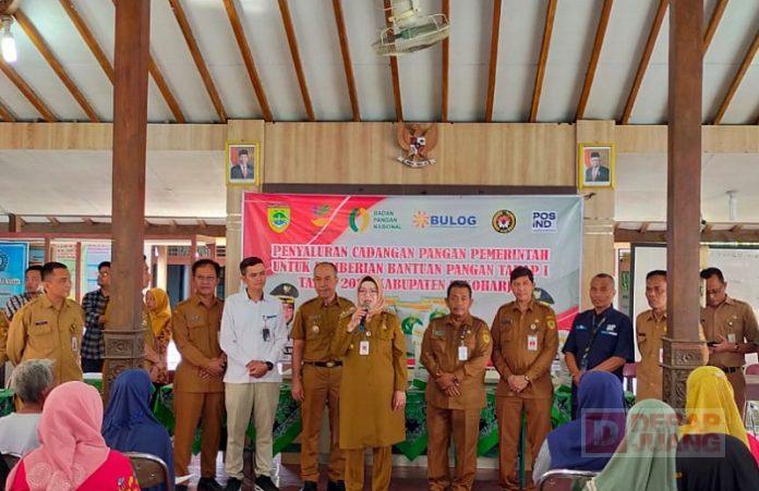 Etik Suryani Cek Langsung Penyaluran Bantuan CPP 2024 Etik Suryani Cek Langsung Penyaluran Bantuan CPP 2024