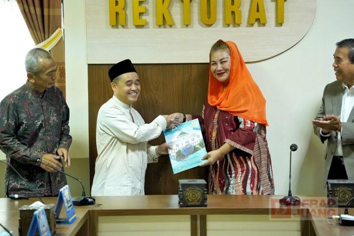 Mbak Ita Dikukuhkan Sebagai Anggota BPH Unimus Semarang