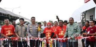 Dalam Upaya Mendorong Ekonomi Kreatif, Sri Sumarni Buka Pameran Bonsai