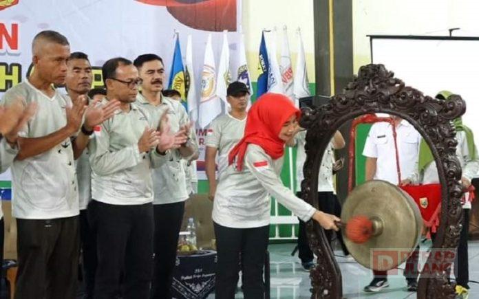 Ristawati Hadiri Pembukaan POPDA se-Karesidenen Kedu Ristawati