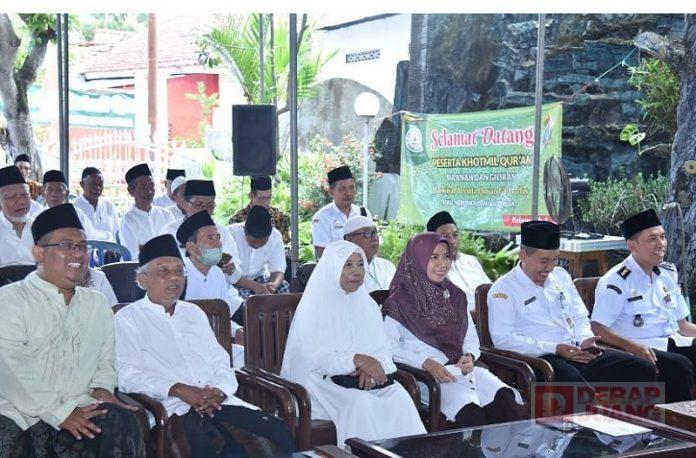 Ristawati Hadiri Kegiatan Khotmil Qur'an di Kelurahan Panjer