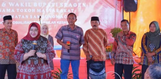 Bupati Yuni Berikan Sosialisasi Jelang Pilkada Bupati Yuni Berikan Sosialisasi Jelang Pilkada