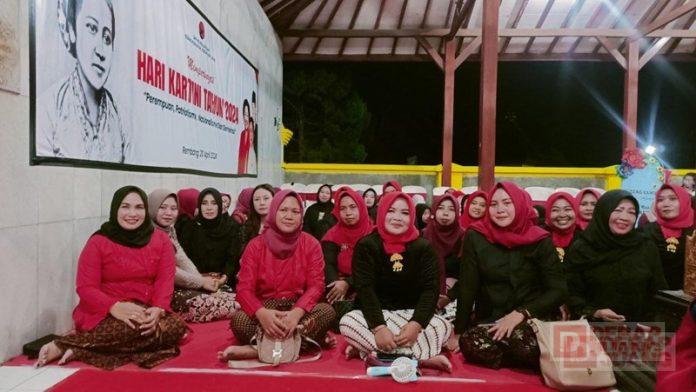 Peringati Hari Kartini, Kader PDI Perjuangan Blora Lakukan Ziarah dan Doa Bersama