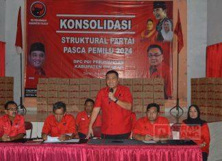 Konsolidasi Partai, Taufik Bagikan Parsel Lebaran