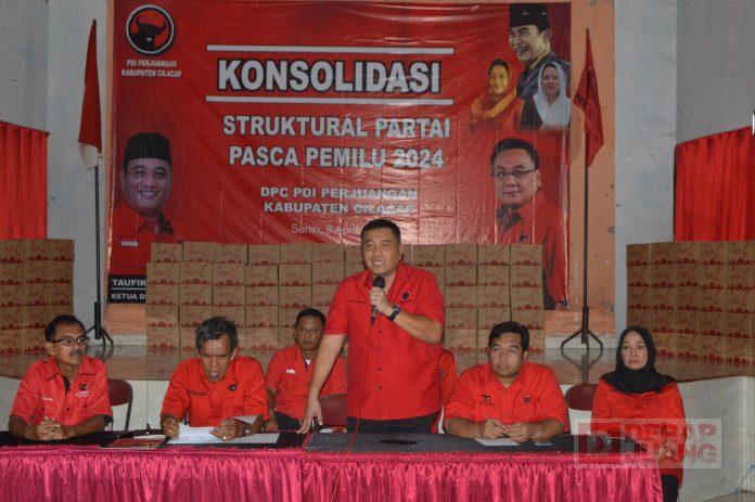 Konsolidasi Partai, Taufik Bagikan Parsel Lebaran