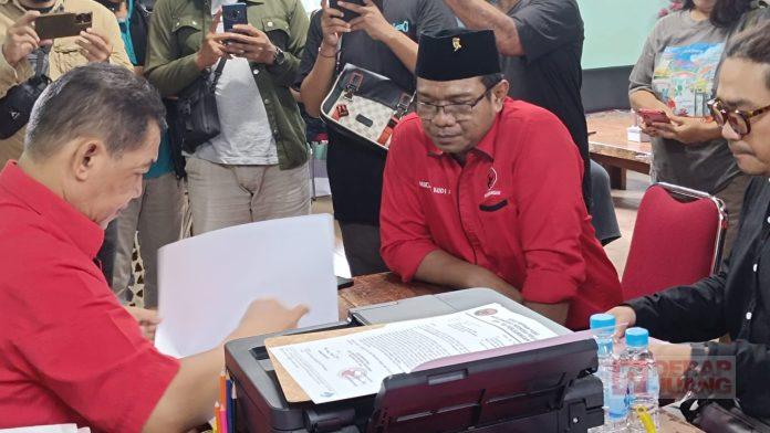 Mantan Wartawan Senior Muchus Mendaftar Sebagai Bakal Calon Wakil Walikota Surakarta Mantan Wartawan Senior Muchus Mendaftar Sebagai Bakal Calon Wakil Walikota Surakarta