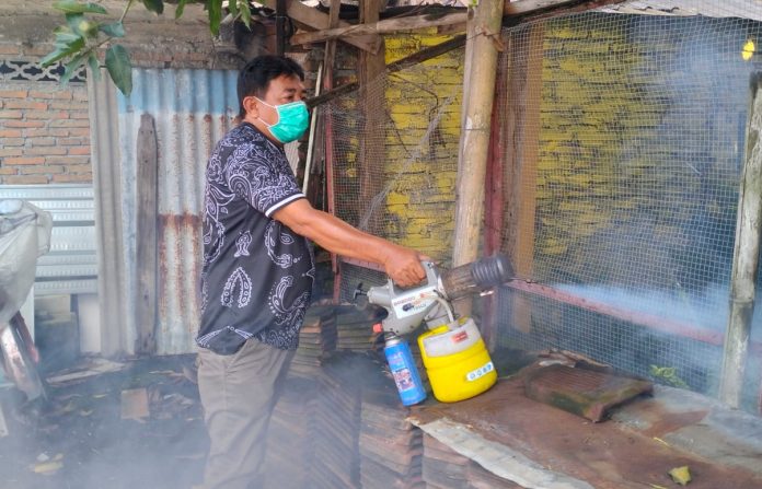 Tim Fogging Katresnan PDI Perjuangan Surakarta Beraksi Cegah Demam Berdarah Tim Fogging Katresnan PDI Perjuangan Surakarta Beraksi Cegah Demam Berdarah