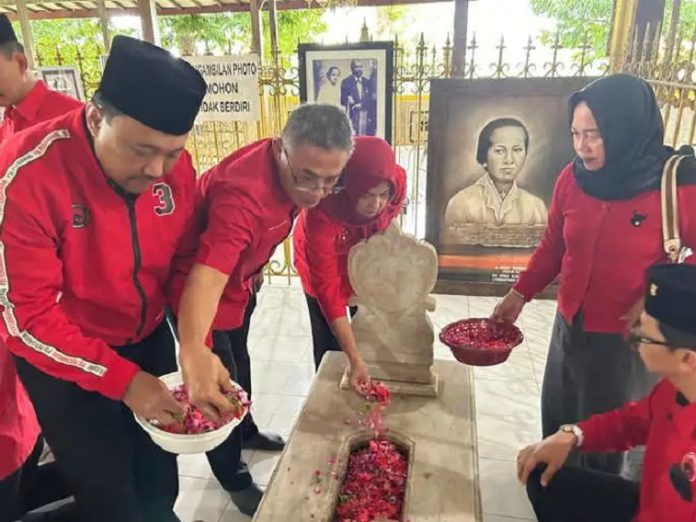 Ziarah Makam RA Kartini, Denny: Seperti Kata Ibu Mega Mengutip Kartini