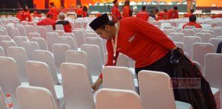 Giat ‘Operasi Semut’ Komunitas Juang Jateng Sisir Setiap Sudut Ruang Sidang di Rakernas V Komunitas Juang Kembali Lancarkan Operasi Semut pada Rakernas V PDI Perjuangan