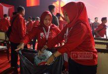 Korps Komunitas Juang Laksanakan Giat Kebersihan di Rakernas V PDI Perjuangan