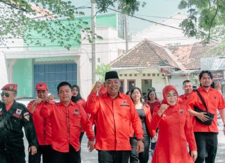 Setyo Hadi Ambil Formulir Pendaftaran Cabup di Kantor DPC PDI Perjuangan Grobogan
