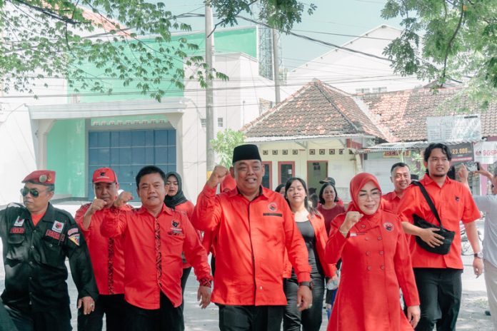 Pengambilan formulir pendaftaran calon bupati