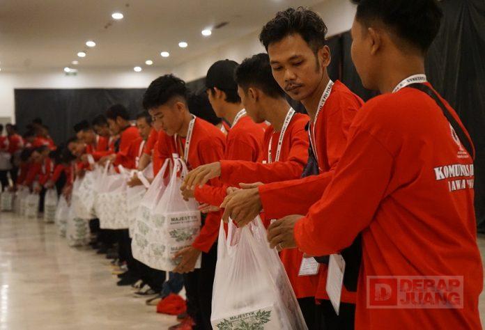 Terapkan Nilai Gotong Royong, Korps Komunitas Juang Giat Distribusikan Konsumsi Terapkan Nilai Gotong Royong, Korps Komunitas Juang Giat Distribusikan Konsumsi