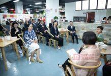 Di Tiongkok, Puan Berdiskusi Dengan Anggota Parlemen Chengdu Sambil Dijamu Minum Teh