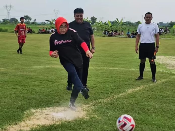Fun Football Persipur Purwodadi VS Timnas Indonesia Legend