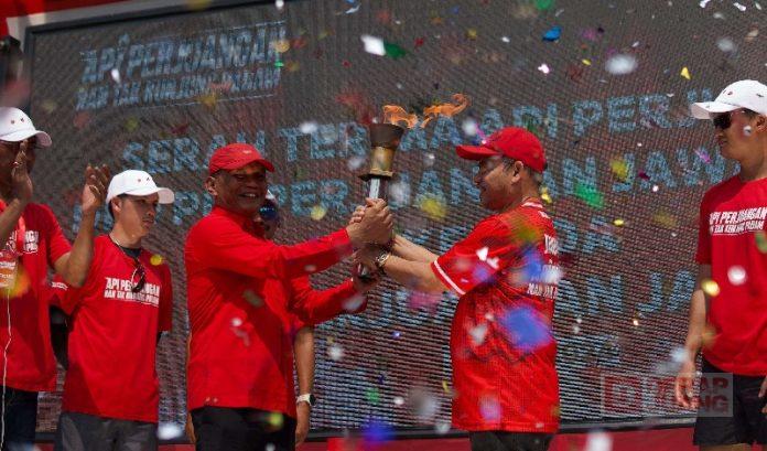 Kader ‘Banteng’ Brebes Sambut Antusias Pawai Obor Api Perjuangan Brebes