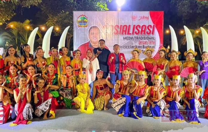 Mas Bowo Nguri Nguri Budaya Melalui Sosialisasi Media Tradisional