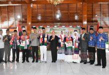 Bupati Sri Sumarni Lepas 1197 Calon Jamaah Haji Kabupaten Grobogan
