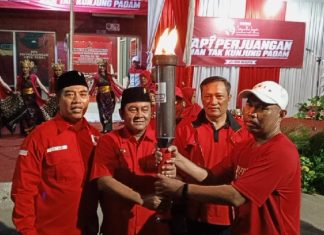 Tiba di Kota Bahari, Obor Api Semangat Perjuangan Disambut Tari-tarian Tradisional