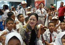 Puan Maharani Soroti Pentingnya Ekosistem Pendidikan pada Hardiknas 2024 Puan Maharai Soroti Pentingnya Ekosistem Pendidikan pada Hardiknas 2024