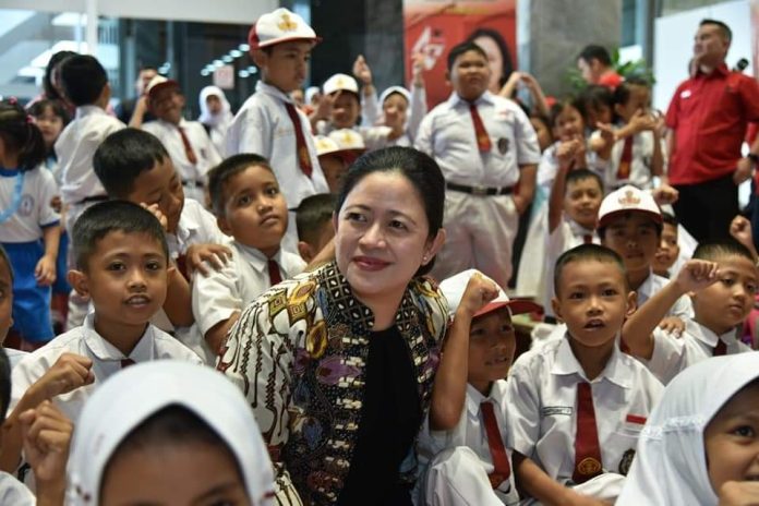 Puan Maharai Soroti Pentingnya Ekosistem Pendidikan pada Hardiknas 2024 Puan Maharai Soroti Pentingnya Ekosistem Pendidikan pada Hardiknas 2024