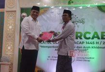 Hadiri Konfercab NU, Taufik Berikan Bantuan pada Penerima Manfaat
