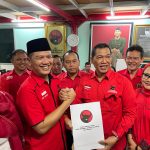 Ratusan Kader Antar Her Suprabu Mendaftar Sebagai Bakal Calon Wali Kota Surakarta