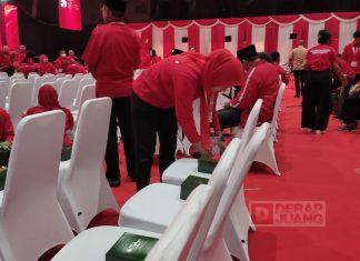 Rakernas Hari Kedua, Korps Komunitas Juang Gerak Cepat Distribusikan Logistik Acara