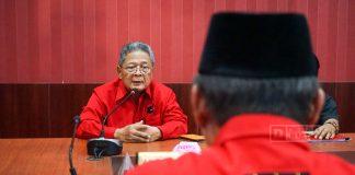 Mantan Wakil Gubernur Jateng, Heru Sudjatmoko Menyerahkan Formulir Cawagub