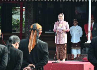 Upacara Hardiknas, Bupati Tiwi Apresiasi Tenaga Pendidik di Purbalingga