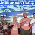 Ristawati Hadiri Penyerahan Bantuan Bibit Pohon