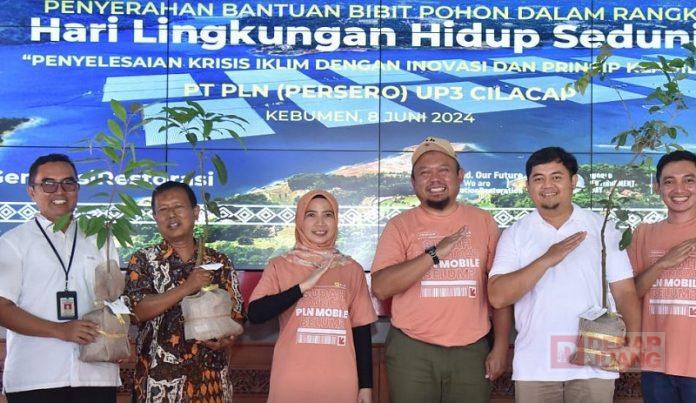 Ristawati Hadiri Penyerahan Bantuan Bibit Pohon Ristawati Purwaningsih