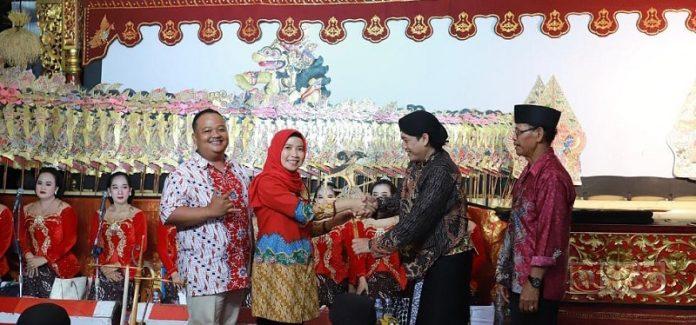 Ristawati Hadiri Pagelaran Wayang Kulit Di Desa Giyanti Ristawati Purwaningsih