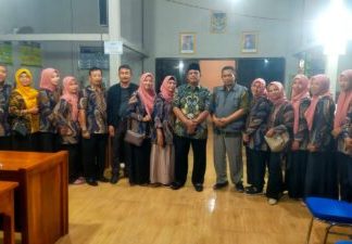 H. Riswadi, S.H. Hadiri Sedekah Bumi dan Pagelaran Wayang Kulit di Gandarum