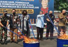 Mbak Intan Ikuti Pemusnahan Barang Ilegal Bersama Bea Cukai Intan Kurniasari