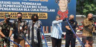 Mbak Intan Ikuti Pemusnahan Barang Ilegal Bersama Bea Cukai Intan Kurniasari