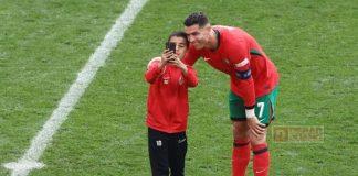 Begini Nasib Anak yang Nekat Selfie dengan Cristiano Ronaldo pada Laga EURO 2024 Begini Nasib Anak yang Nekat Selfie dengan Cristiano Ronaldo pada Laga EURO 2024