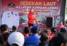 Mbak Ita dan Warga Antusias Ikuti Sedekah Laut Larung Sesaji di Tambaklorok