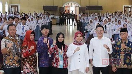 Ristawati Beri Pesan Leadership dalam LDK OSIS Kebumen Ristawati