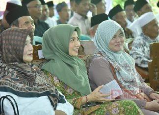 Ristawati Beri Santunan Anak Yatim di Desa Kebulusuan Ristawati Purwaningsih
